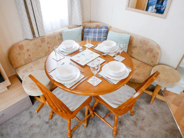 12 - Dining Area